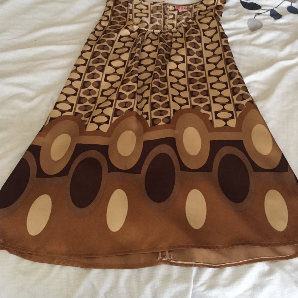 Brown dress
